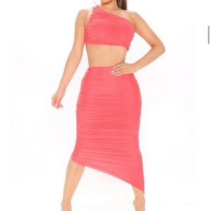 2 piece hot pink skirt set!